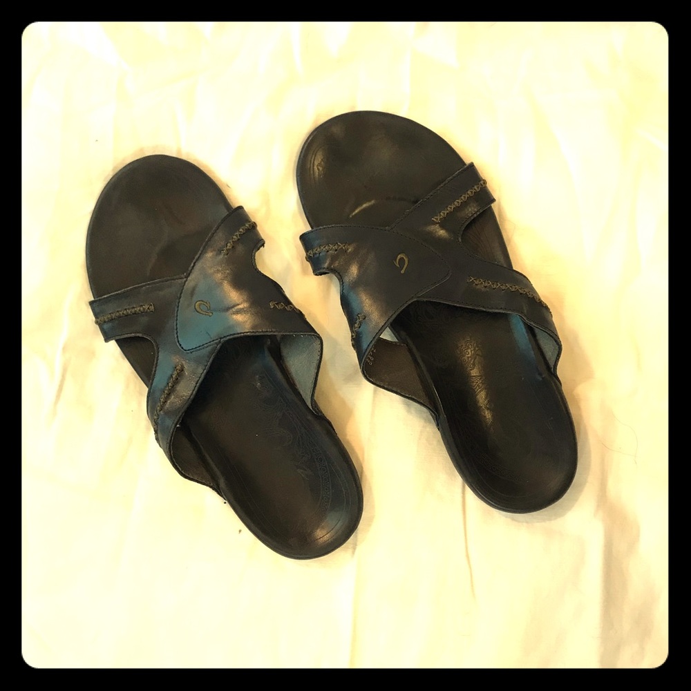 Men’s leather Olukai slides HTF size 14👌🏻